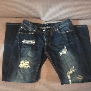 Agile distressed jeans